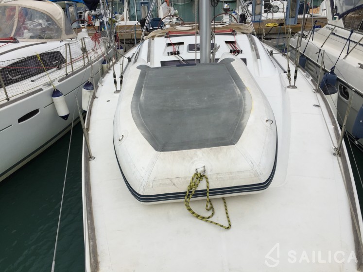 Oceanis 43 - Yacht Charter Sailica