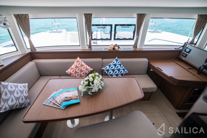 Lagoon 42 - Yacht Charter Sailica