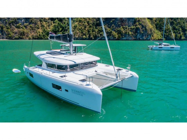 Lagoon 42 - Yacht Charter Sailica