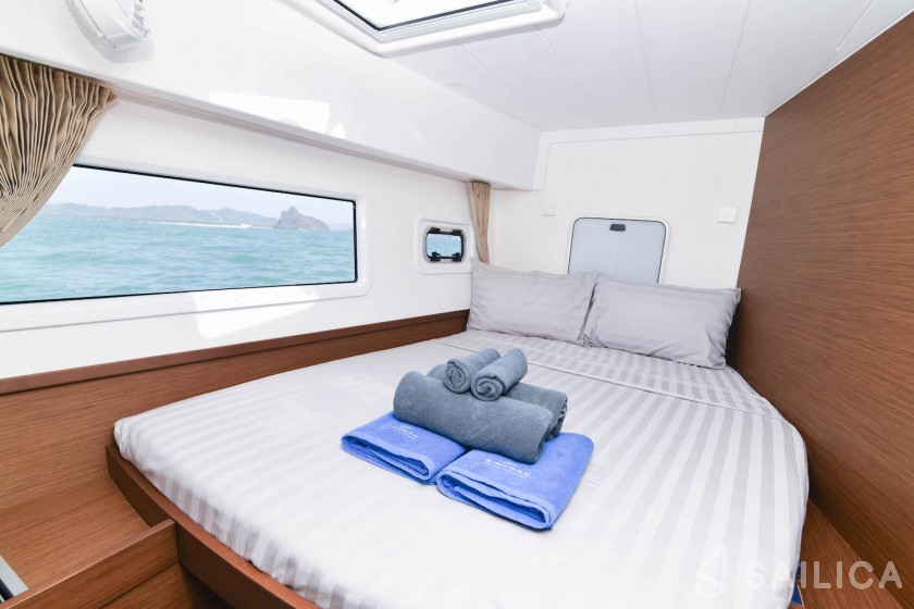 Lagoon 42 - Yacht Charter Sailica