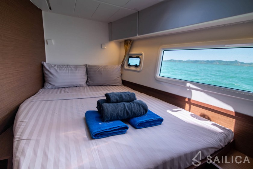 Lagoon 42 - Yacht Charter Sailica