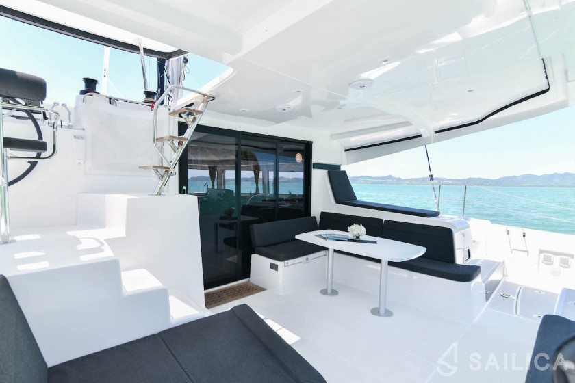 Lagoon 42 - Yacht Charter Sailica