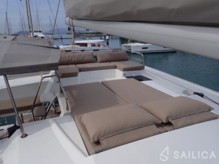 Saona 47 - Yacht Charter Sailica