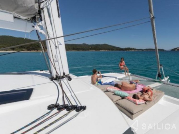 Saona 47 - Yacht Charter Sailica