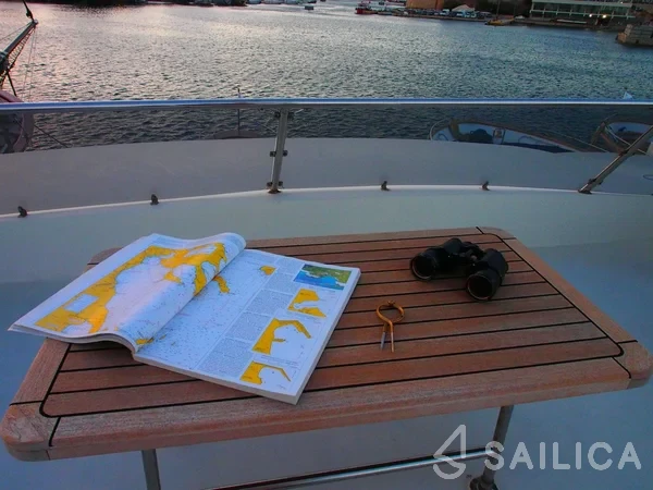 Perama Shipyards 102 - Yacht Charter Sailica