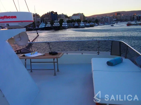 Perama Shipyards 102 - Yacht Charter Sailica