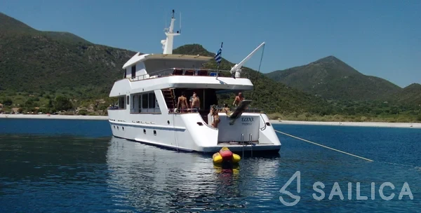 Perama Shipyards 102 - Yacht Charter Sailica