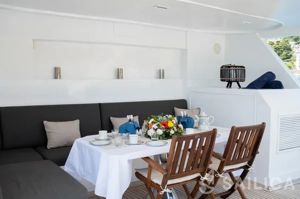 Perama Shipyards 102 - Yacht Charter Sailica