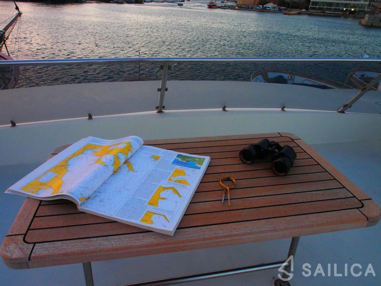 Perama Shipyards 102 - Yacht Charter Sailica