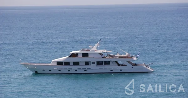 Perama Shipyards 102 - Yacht Charter Sailica
