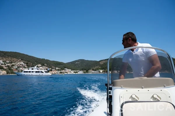 Perama Shipyards 102 - Yacht Charter Sailica