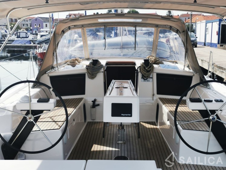 Dufour 430 Grand Large - Yacht Charter Sailica