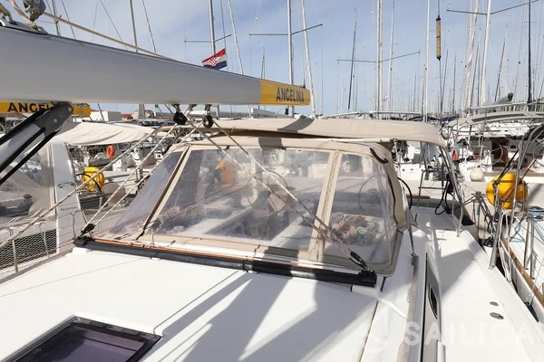 Dufour 430 Grand Large - Yacht Charter Sailica