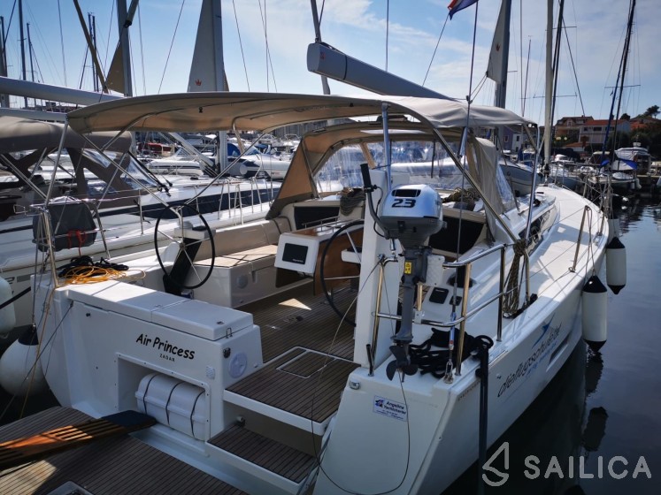 Dufour 430 Grand Large - Yacht Charter Sailica