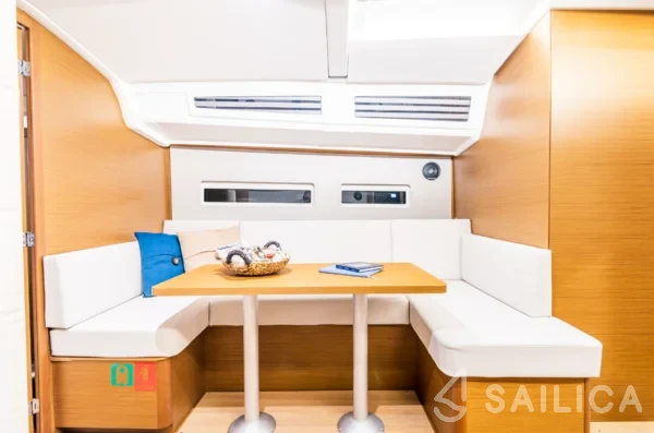 Sun Odyssey 410 - Yacht Charter Sailica