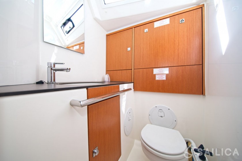 Bavaria 46 Cruiser - Yacht Charter Sailica