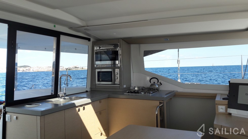 Lucia 40 - Yacht Charter Sailica