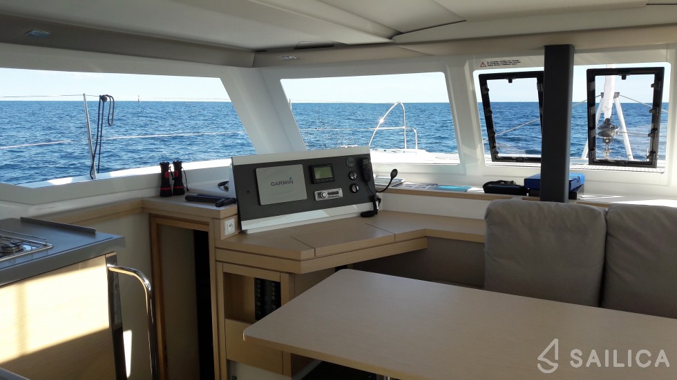 Lucia 40 - Yacht Charter Sailica