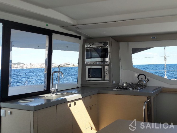 Lucia 40 - Yacht Charter Sailica