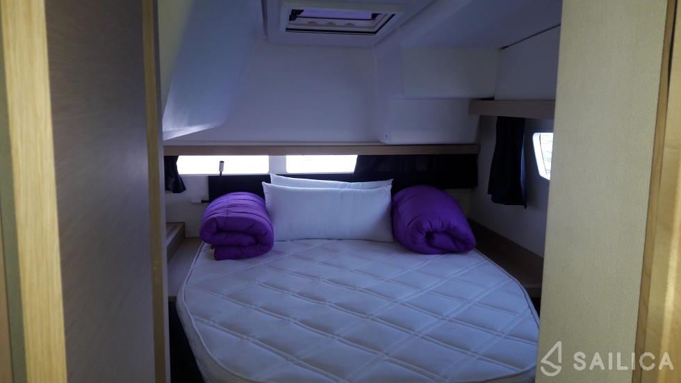 Lucia 40 - Yacht Charter Sailica