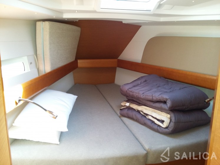 Sun Odyssey 419 - Yacht Charter Sailica