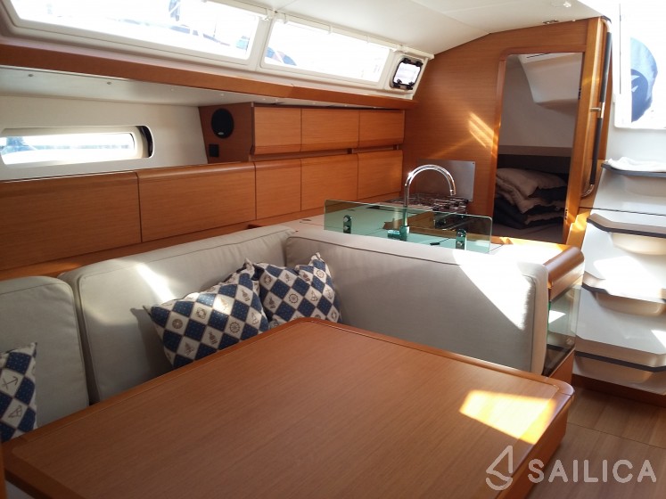 Sun Odyssey 419 - Yacht Charter Sailica