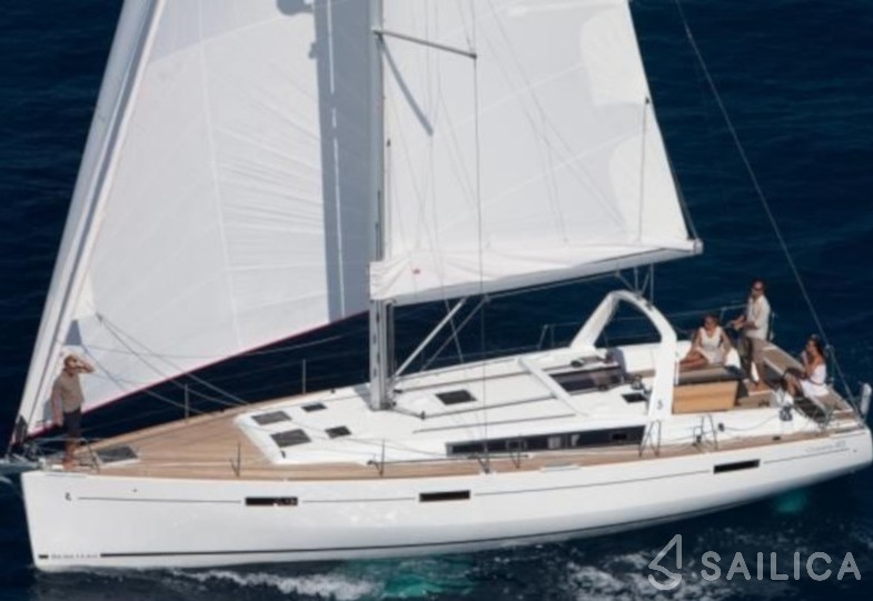Oceanis 45 - Yacht Charter Sailica