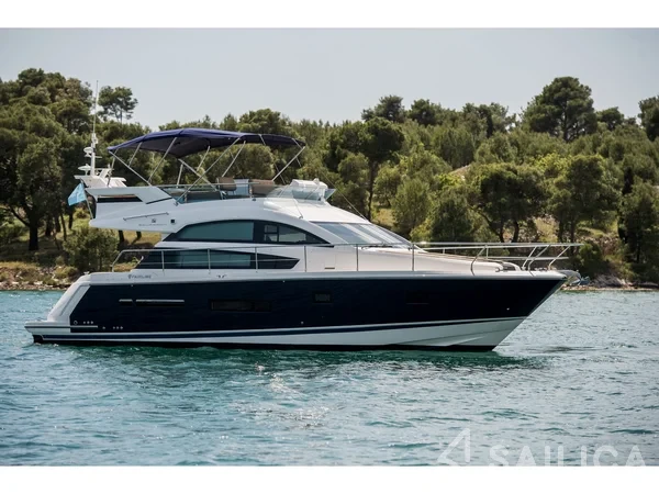Fairline Squadron 42 - Yacht Charter Sailica