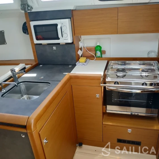 Sun Odyssey 349 - Yacht Charter Sailica