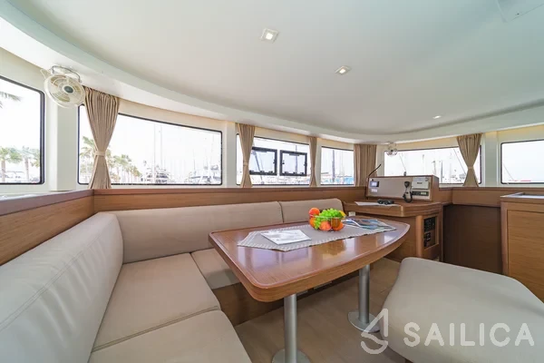 Lagoon 42 - Yacht Charter Sailica