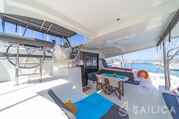 Lagoon 42 - Yacht Charter Sailica
