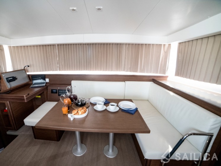Lagoon 40 - Yacht Charter Sailica