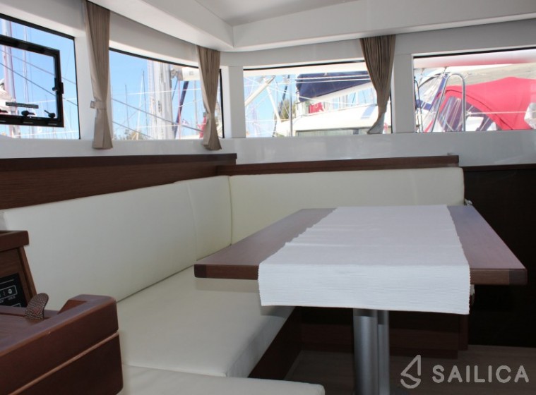 Lagoon 40 - Yacht Charter Sailica