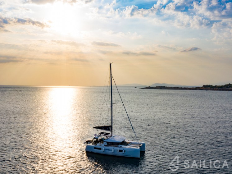 Lagoon 40 - Yacht Charter Sailica