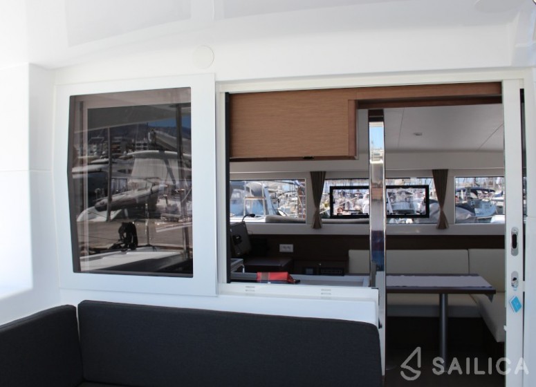 Lagoon 40 - Yacht Charter Sailica