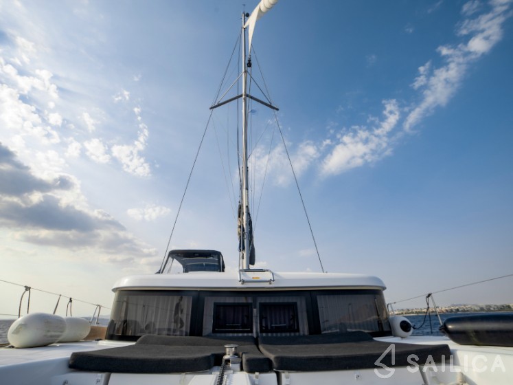 Lagoon 40 - Yacht Charter Sailica
