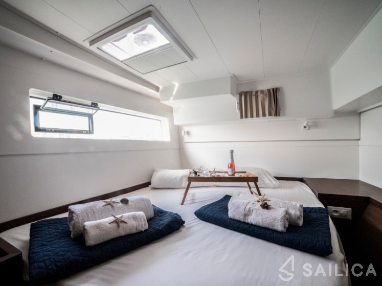 Lagoon 40 - Yacht Charter Sailica