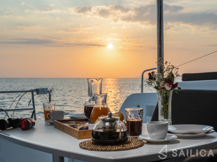 Lagoon 40 - Yacht Charter Sailica
