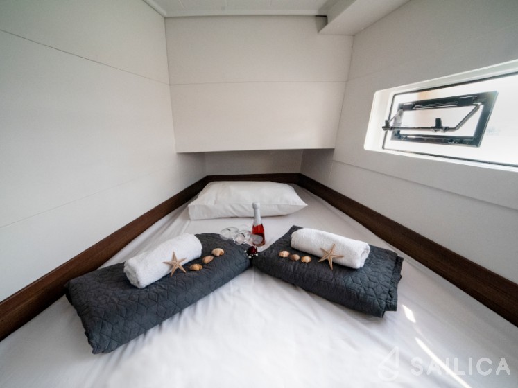 Lagoon 40 - Yacht Charter Sailica