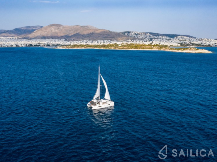 Lagoon 40 - Yacht Charter Sailica
