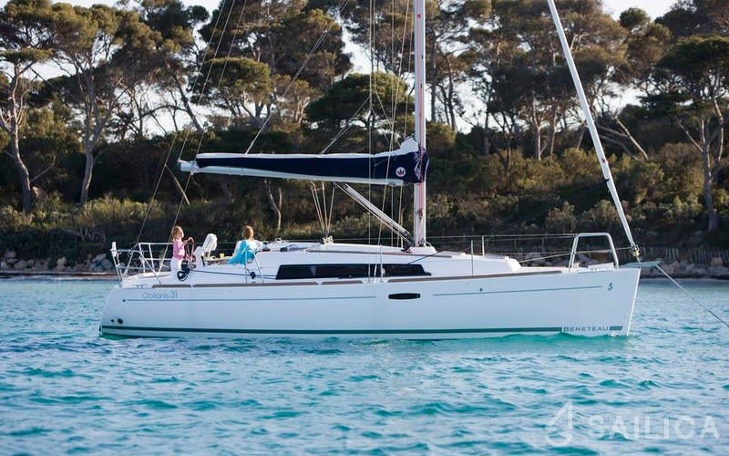 Oceanis 31 - Yacht Charter Sailica