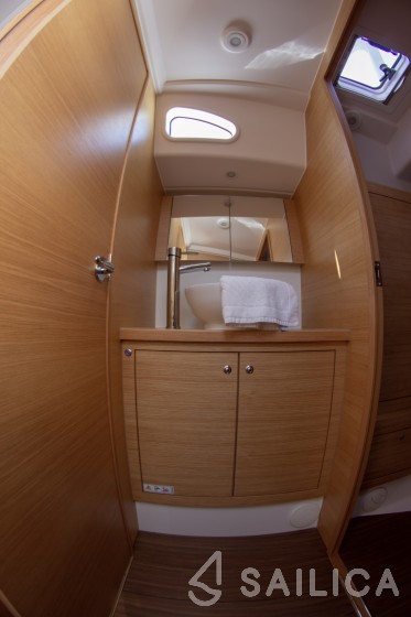 X 4-3 - Yacht Charter Sailica