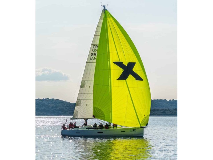 X 4-3 - Yacht Charter Sailica