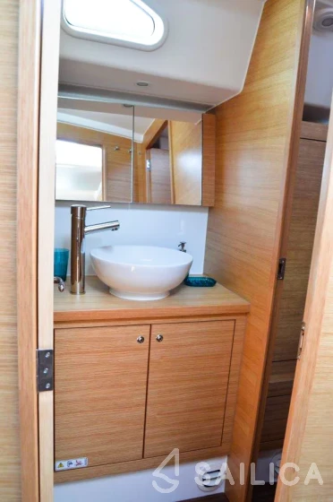 X 4-3 - Yacht Charter Sailica