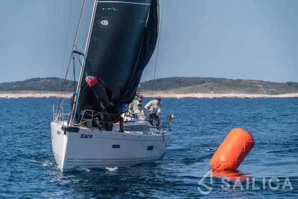 X 4-3 - Yacht Charter Sailica