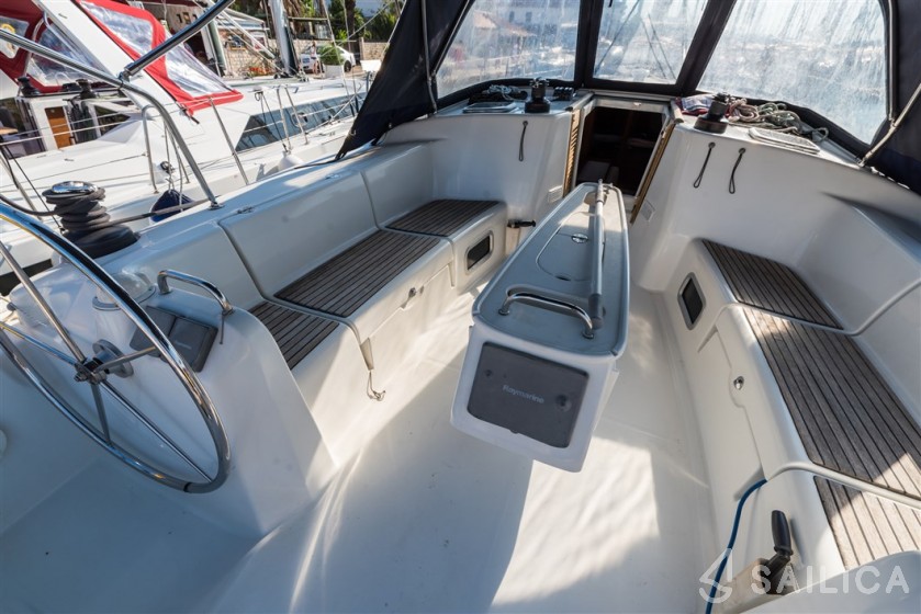 Cyclades 50.5 - Yacht Charter Sailica