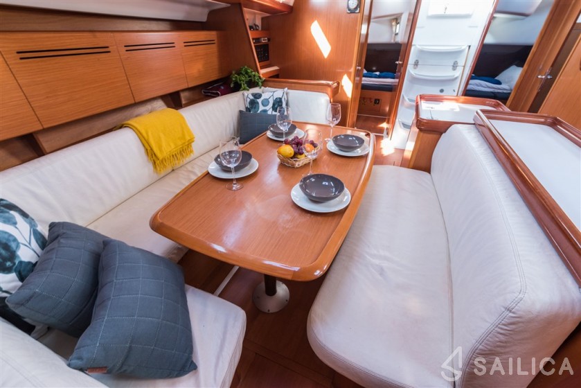 Cyclades 50.5 - Yacht Charter Sailica