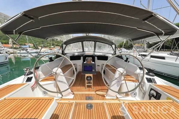 Hanse 418 - Yacht Charter Sailica