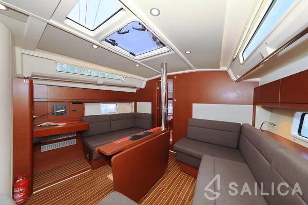 Hanse 418 - Yacht Charter Sailica
