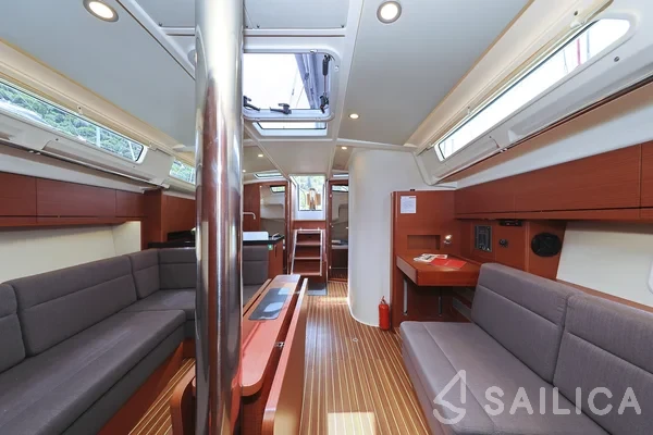 Hanse 418 - Yacht Charter Sailica